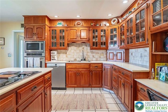 270 Bierys Bridge Road, Bethlehem City, PA 18017