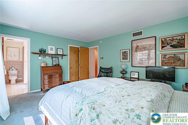 270 Bierys Bridge Road, Bethlehem City, PA 18017