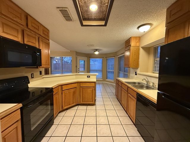 7012 Bernadine Drive, Watauga, TX 76148