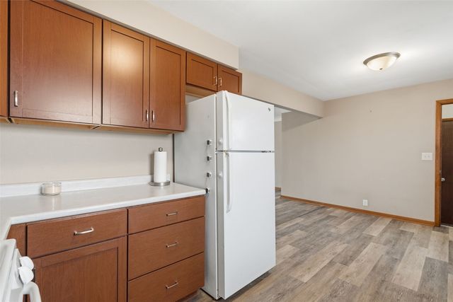 2710 Hickory Drive SW, Cedar Rapids, IA 52404