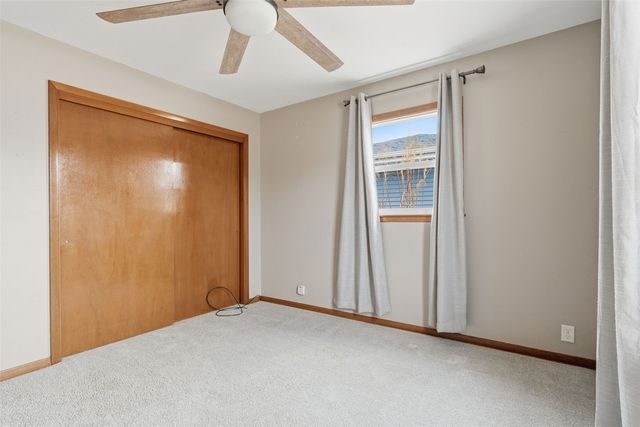 2710 Hickory Drive SW, Cedar Rapids, IA 52404