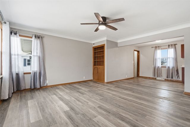 2710 Hickory Drive SW, Cedar Rapids, IA 52404