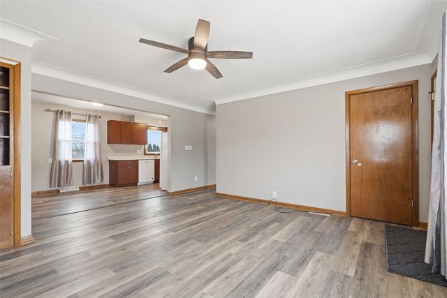 2710 Hickory Drive SW, Cedar Rapids, IA 52404