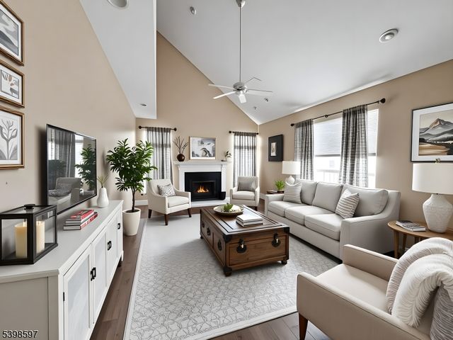 3 Pohat Ct, Franklin Twp., NJ 07882