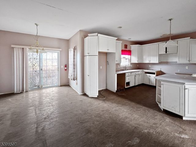 3 Pohat Ct, Franklin Twp., NJ 07882