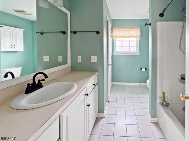 3 Pohat Ct, Franklin Twp., NJ 07882