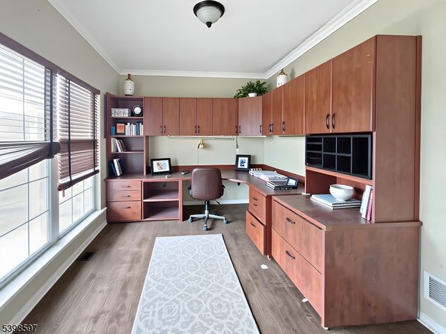 3 Pohat Ct, Franklin Twp., NJ 07882