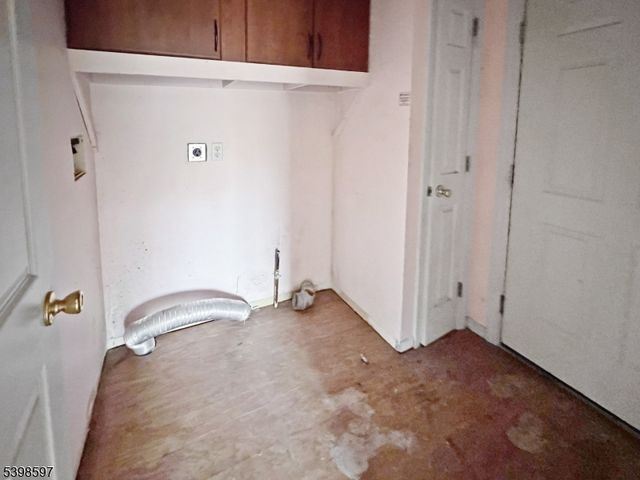 3 Pohat Ct, Franklin Twp., NJ 07882