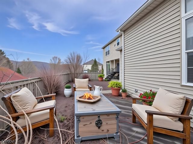 3 Pohat Ct, Franklin Twp., NJ 07882