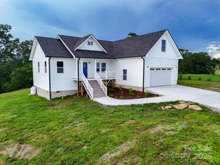 73 Montchannin Heights, Hendersonville, NC 28792