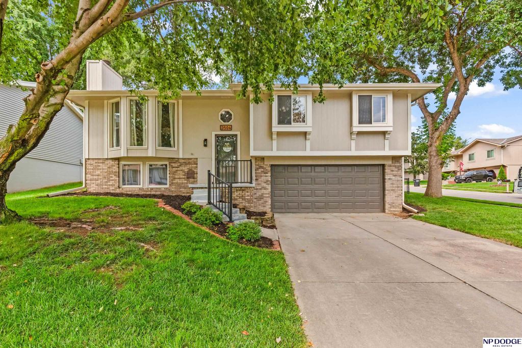 3504 S 154th Street, Omaha, NE 68144