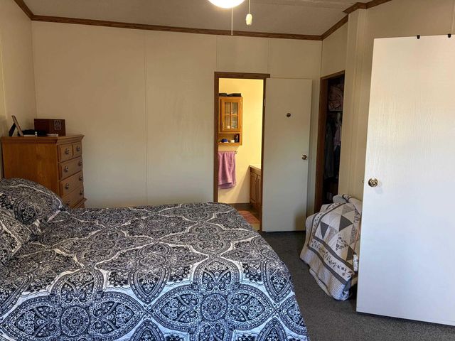 421 Red Pine Drive, Flint, MI 48506