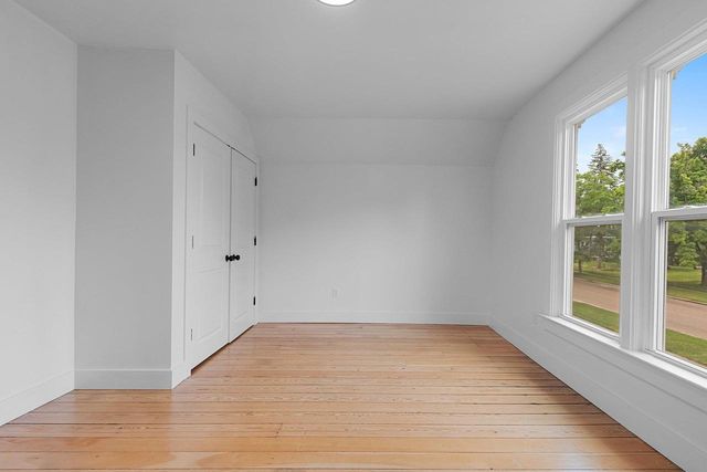 417 W BEACON AVENUE, New London, WI 54961
