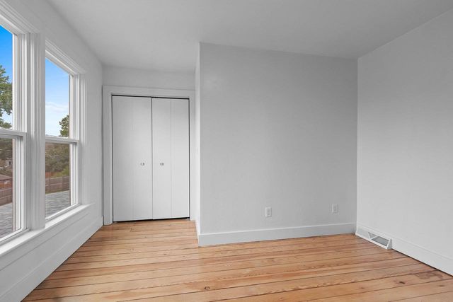 417 W BEACON AVENUE, New London, WI 54961