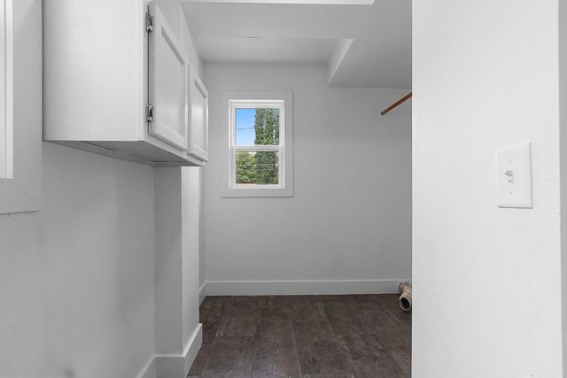 417 W BEACON AVENUE, New London, WI 54961