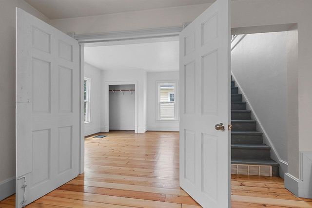 417 W BEACON AVENUE, New London, WI 54961