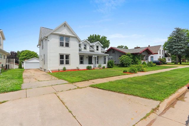 417 W BEACON AVENUE, New London, WI 54961