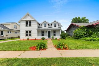 417 W BEACON AVENUE, New London, WI 54961