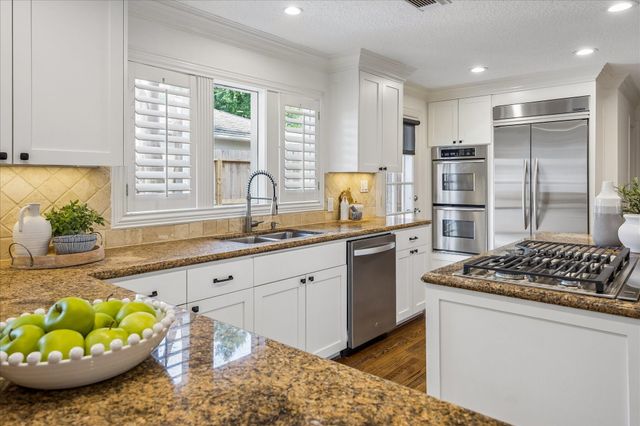 10323 Green Tree Road, Houston, TX 77042