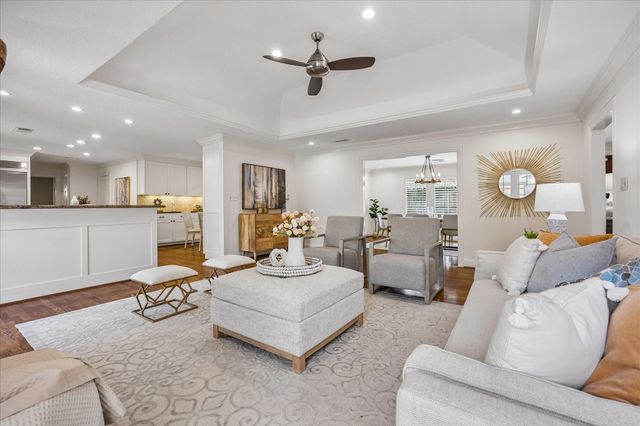 10323 Green Tree Road, Houston, TX 77042