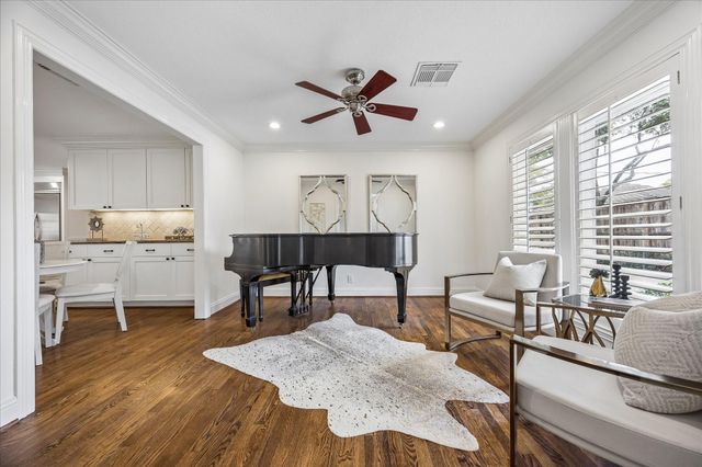 10323 Green Tree Road, Houston, TX 77042