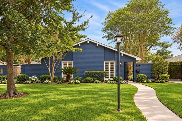 10323 Green Tree Road, Houston, TX 77042