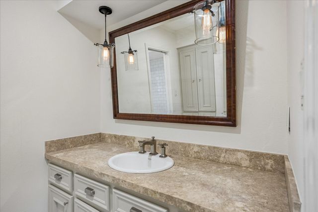 10323 Green Tree Road, Houston, TX 77042