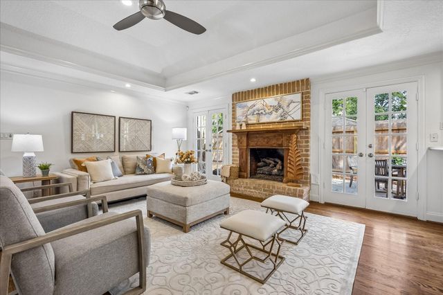 10323 Green Tree Road, Houston, TX 77042