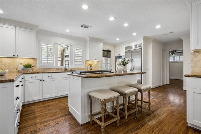 10323 Green Tree Road, Houston, TX 77042