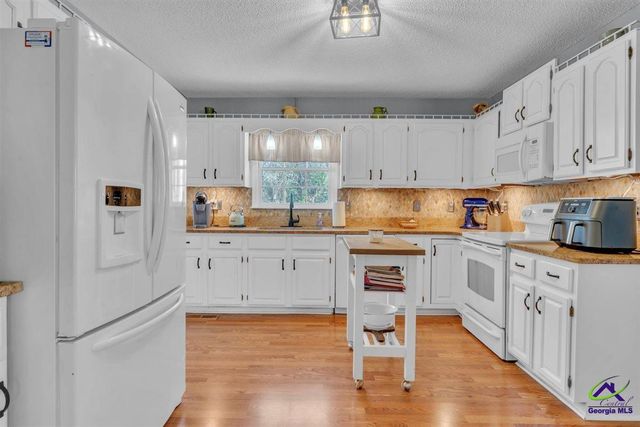 174 Majestic Oak Circle, Byron, GA 31008