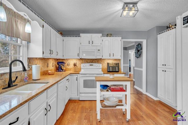 174 Majestic Oak Circle, Byron, GA 31008