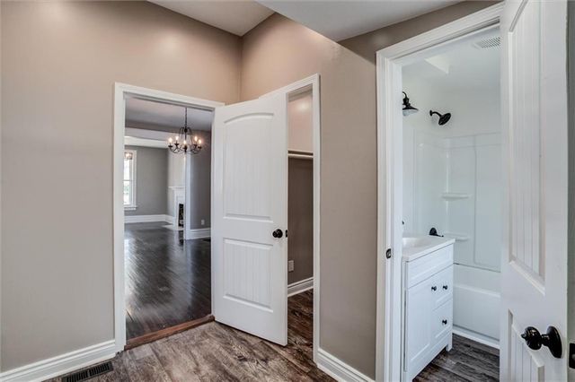 3300 Holmes Street, Kansas City, MO 64109