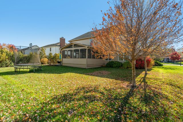 8856 Pin Oak Drive, Zionsville, IN 46077