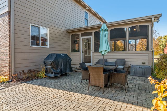 8856 Pin Oak Drive, Zionsville, IN 46077