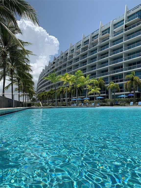 2950 NE 188th St 543, Aventura, FL 33180