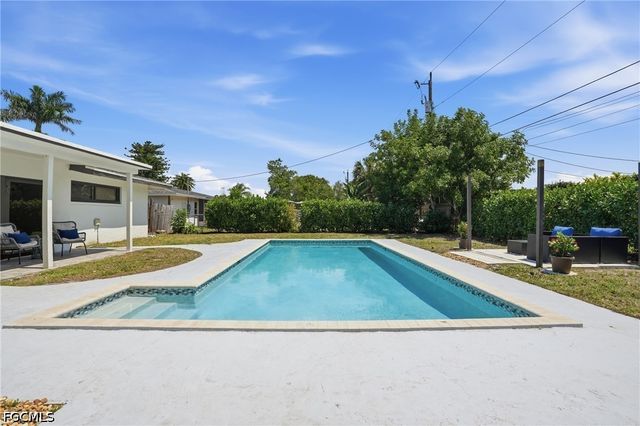 442 El Dorado PKWY E, Cape Coral, FL 33904