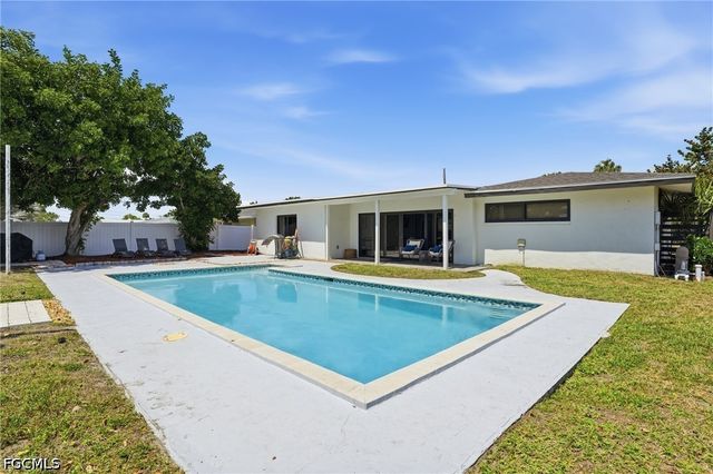 442 El Dorado PKWY E, Cape Coral, FL 33904