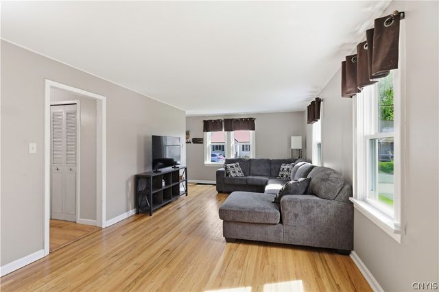 106 Lynhurst Avenue, Clay, NY 13212