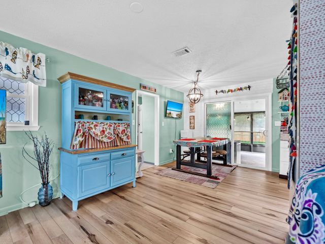 141 NW Rainbow Drive, Fort Walton Beach, FL 32548