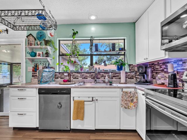 141 NW Rainbow Drive, Fort Walton Beach, FL 32548