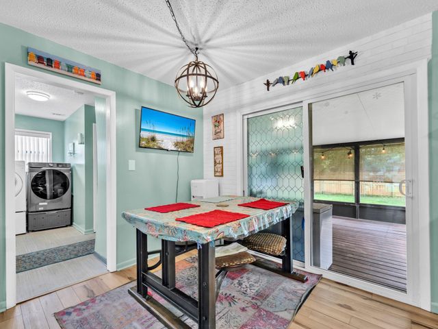 141 NW Rainbow Drive, Fort Walton Beach, FL 32548