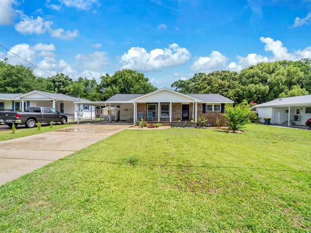 141 NW Rainbow Drive, Fort Walton Beach, FL 32548