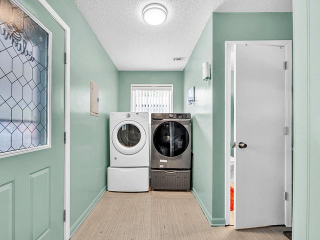 141 NW Rainbow Drive, Fort Walton Beach, FL 32548