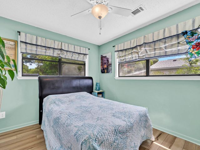 141 NW Rainbow Drive, Fort Walton Beach, FL 32548