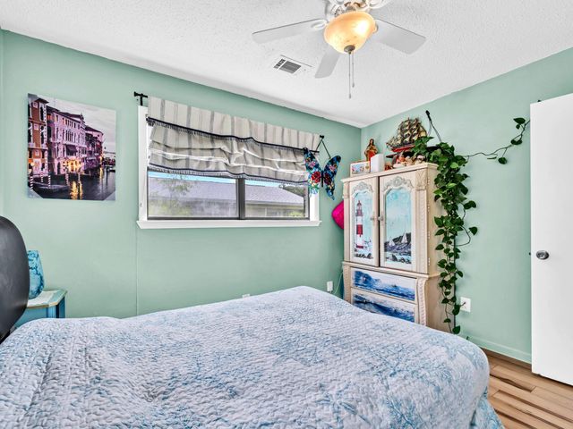 141 NW Rainbow Drive, Fort Walton Beach, FL 32548