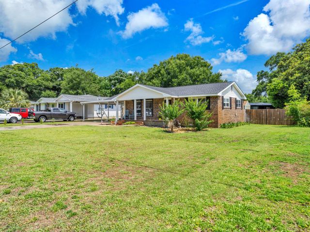 141 NW Rainbow Drive, Fort Walton Beach, FL 32548