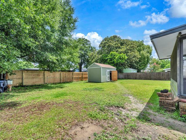 141 NW Rainbow Drive, Fort Walton Beach, FL 32548