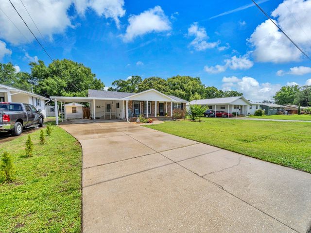 141 NW Rainbow Drive, Fort Walton Beach, FL 32548