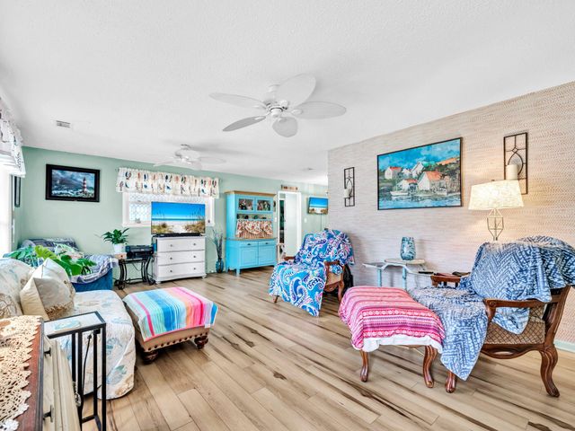141 NW Rainbow Drive, Fort Walton Beach, FL 32548