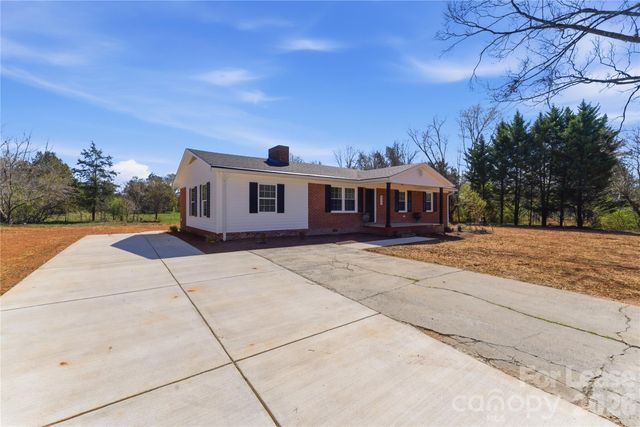 527 Wilson Farm Road, Gastonia, NC 28056